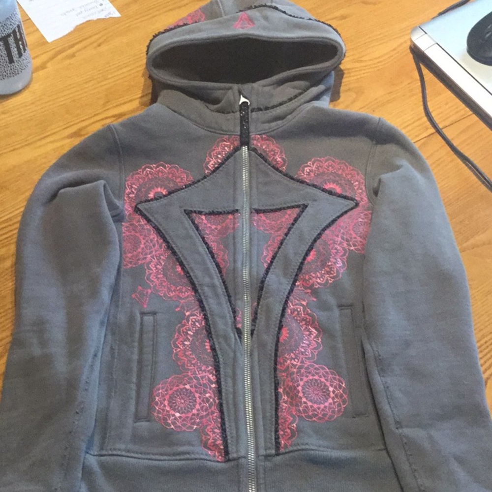 Iviva sweater
